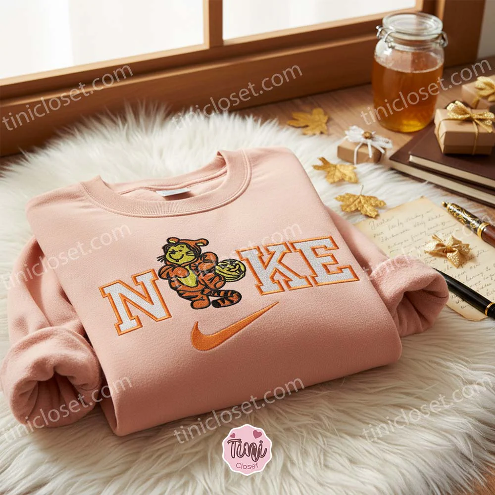 Winnie The Pooh Halloween Embroidered Sweatshirt | Pooh Dressed As Tigger Crewneck